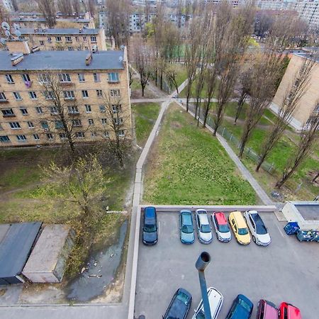 Просторная Однокомнатная Квартира Возле Скоростного Трамвая Kiev Dış mekan fotoğraf